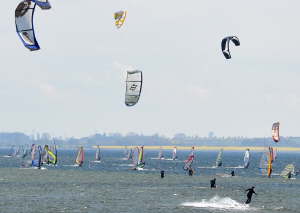 Surfen, Kiten und Segeln in Gold