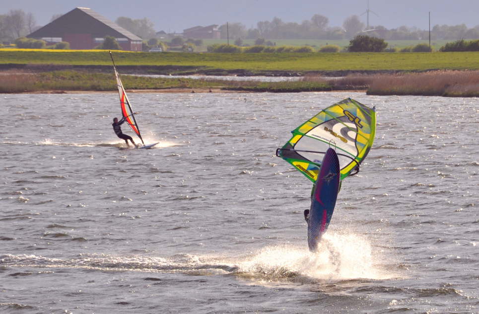 Surfer zeigen ihr Knnen