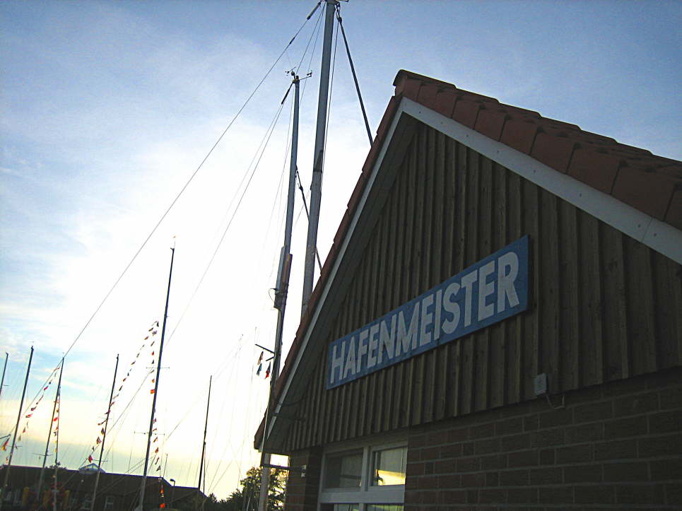 Yachthafen Lemkenhafen